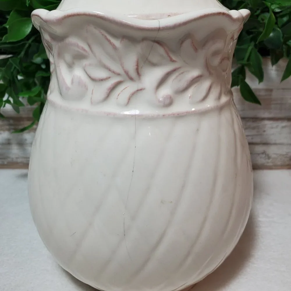 Isabella By JCPenney Home Collection Small Ivory Canister With Lid & Seal